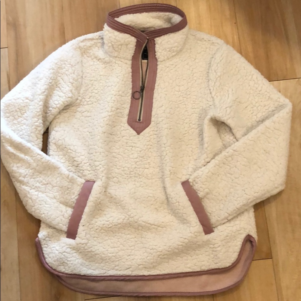 Abercrombie and Fitch white and pink Sherpa